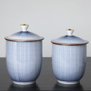 Pár japonských luxusních manželských šálků. Nepoužité. Tyto luxusní japonské šálky vyrobeny kjótskou značkou Seiran....