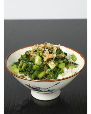 Yoshimi doma připravila nappa s rýží a servírovala jej v tradičním porcelánovém čawanu na rýži. Chtěli jsme ukázat jak...