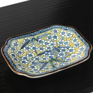 Japonský talíř Kidžikačó. 16,4 cm x 12,2 cm. Značka Seihou. Arita. 60. léta. Nepoužitý. Talíř s až secesním nádechem....