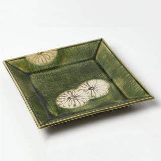 Japonský talíř kakuzara. 21 cm x 21 cm. Jedná se o hranatý kakuzara talíř stylu Oribe keramiky Mino. Oribe styl je...